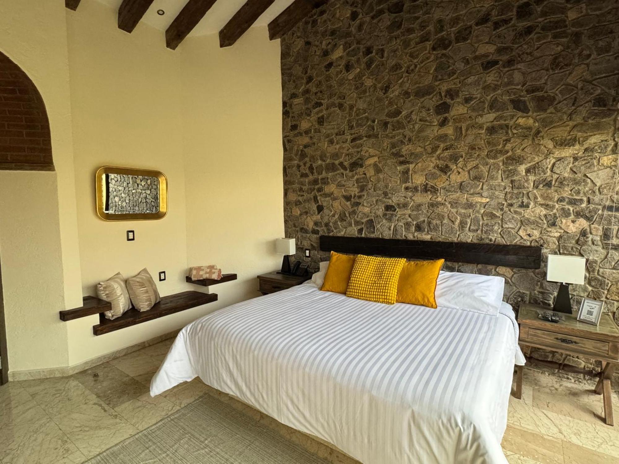 Porta Paradiso Valquirico, Albergo Boutique Santeagueda Exteriör bild